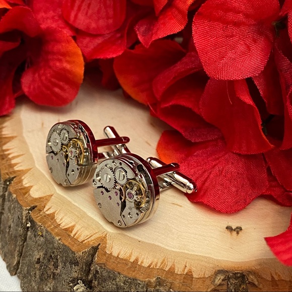 Silver Steampunk Skeleton Clock Gears Cufflinks - Picture 8 of 16
